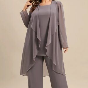 NWT Ladies pantsuit. Size 26.